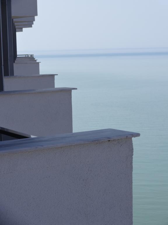 Apartment On Khimshiashvili バトゥーミ エクステリア 写真