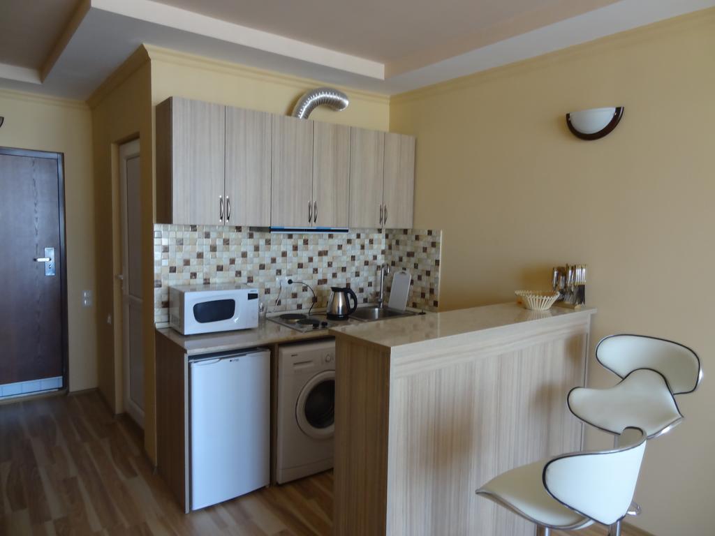 Apartment On Khimshiashvili バトゥーミ エクステリア 写真