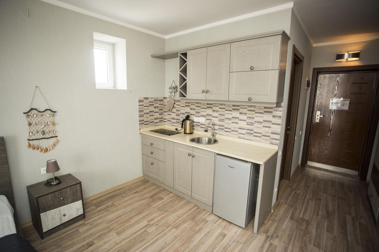 Apartment On Khimshiashvili バトゥーミ エクステリア 写真