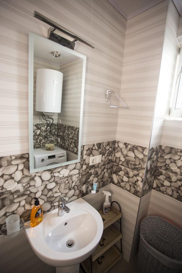 Apartment On Khimshiashvili バトゥーミ エクステリア 写真